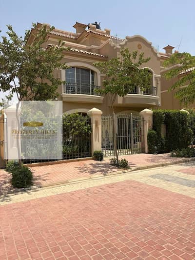 At the lowest price in the market, a villa ready for immediate delivery, available for viewing at any time in the Patio Prime.