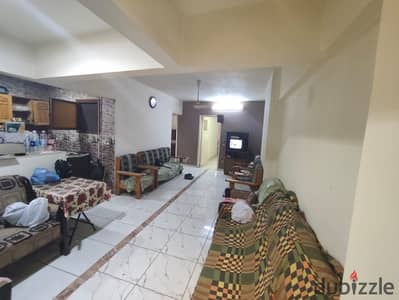 Licensed apartment for sale with a share in the land | First floor (above the mezzanine) | Near Saint Teresa Metro station.