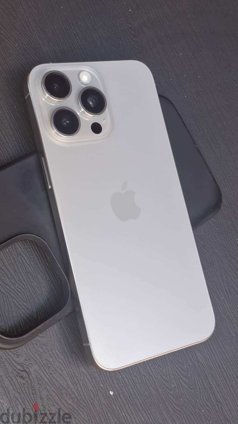 Apple - iPhone 15 Pro Max 3