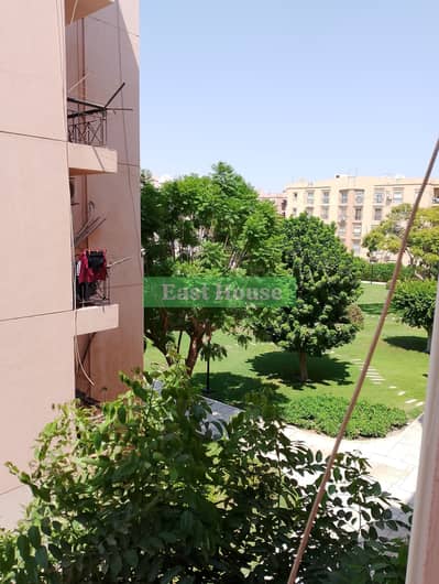 Apartment for Rent in Al Rehab Apartment for rent (standard lease) in Al Rehab City Size: 155 sqm Second floor; features custom interior finishes Layout: 3 bedrooms and 3 bathrooms Kitchen included in the rental Prime location directly facing the Old Mark