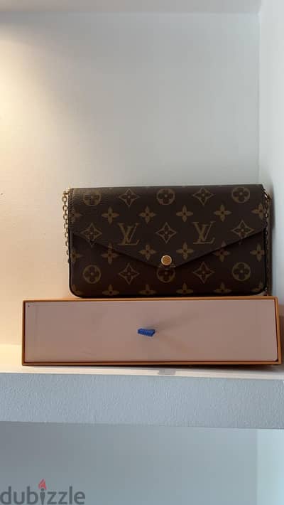 حقيبه LV