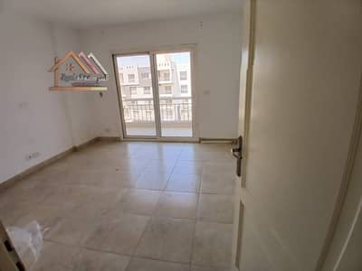 Apartment for sale in Madinaty B12, area 140 meters, Talaat Moustafa at a very attractive price