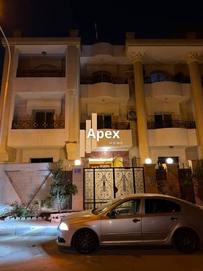 Apartment for sale, 210m, 6th District, elevated ground floor, 2 streets from El-Sherbiny Mosque. A perfect home opportunity! 3 bedrooms, 3 baths, ult