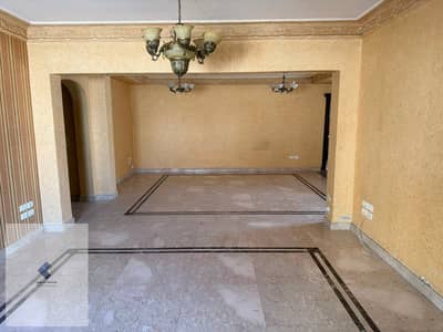 Rooftop for rent in Al-Shuwayfat, Fifth Settlement, with an area of 300 square meters featuring 3 bedrooms, one of which is a master bedroom, 3 bathrooms, a reception area in 3 sections, two air conditioners, and an elevator inside a villa in a prime location.