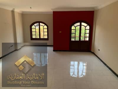 Apartment for rent in the first neighborhood, Fifth Settlement, two minutes to South Teseen Street, next to the International School and Akhenaton, and next to the American University and Future University, and minutes to Cairo Festival City Mall