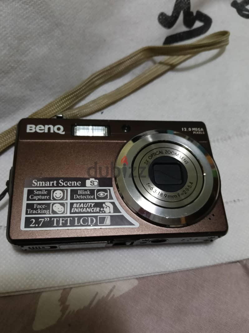 BenQ DC E1280 digital camera 3