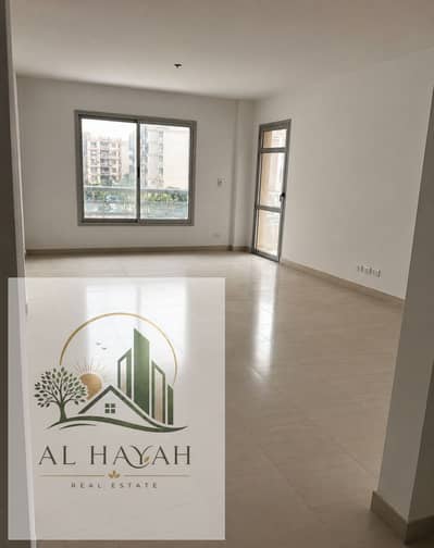 For sale, a 124 square meter apartment for cash in the heart of Madinaty, Phase B6 - finished by a company in excellent condition, with a distinguished location close to the most important services.