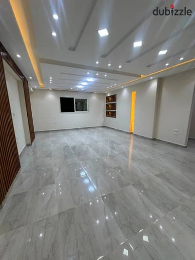 Apartment facade 170 meters old load equivalent to 185 meters