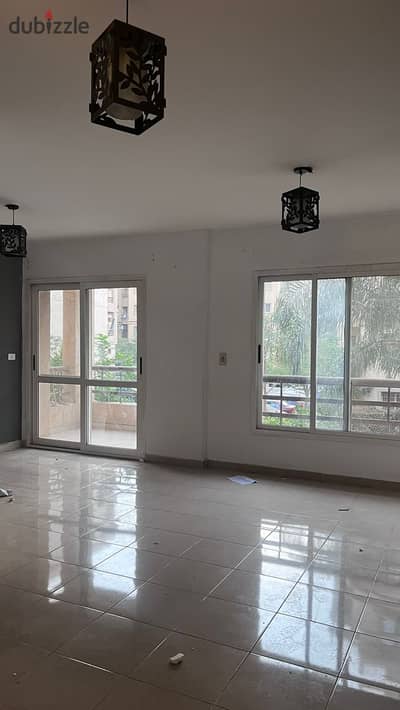 Apartment for sale in Madinaty B6, near services, prime location