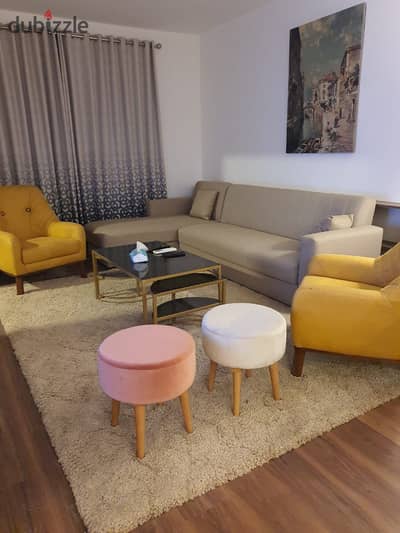 Ground floor apartment with garden for rent, furnished, in Madinaty B12, prime location, ultra-super lux finishing