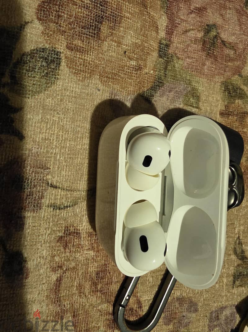 Apple AirPods 2 Pro 1