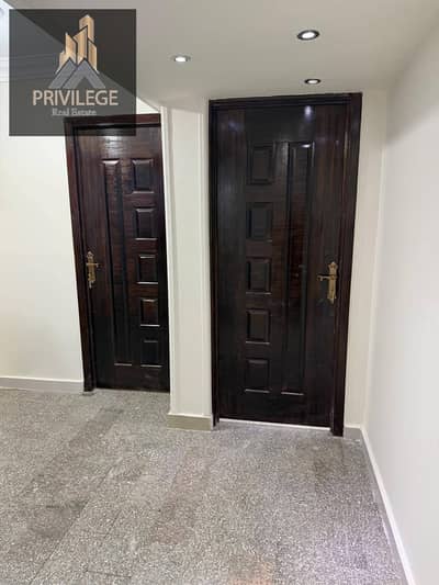 For rent: residential apartment 126 m, distinctive apartment, Degla Maadi, super luxe, first occupancy, at the lowest rental price in Degla Maadi.