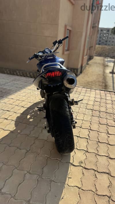  Honda Hornet 600 موديل 2004 للبيع 