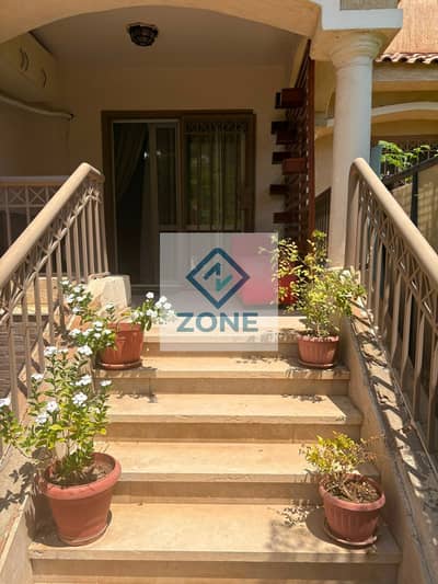 Apartment for sale on the ground floor with a garden, special finishes in the kitchen, next to all services.