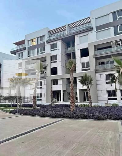 Apartment for sale at the old price, ready for viewing at any time in the Fifth Settlement, directly on the southern 90 next to Mivida