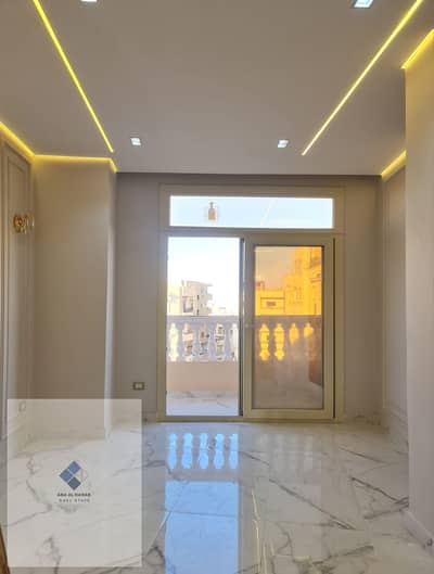 شقة للإيجار أول سكن في جاردينيا هايتس 1 بالتجمع الخامس مساحة 120 متر تشطيب Ultra Super Lux مودرن دور ثاني غرفتين وريسبشن قطعتين ومطبخ مفتوح وموقع مميز