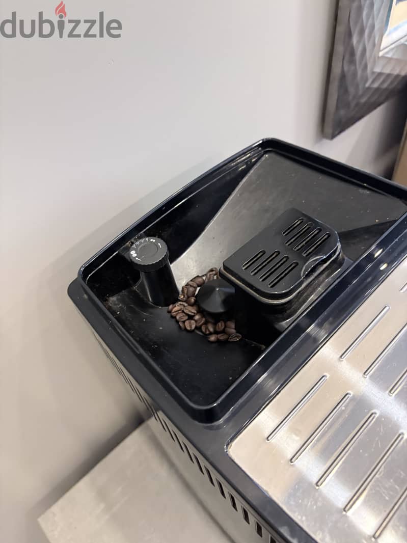 DeLonghi fully automatic coffee machine 4