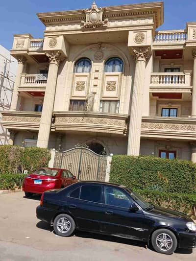 Super Luxury Finishing Duplex for Immediate Sale in Al-Narges Villas 420 square meters