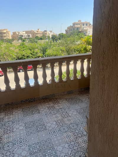 شقه بحري صريح على جنينه البنفسج فيلات