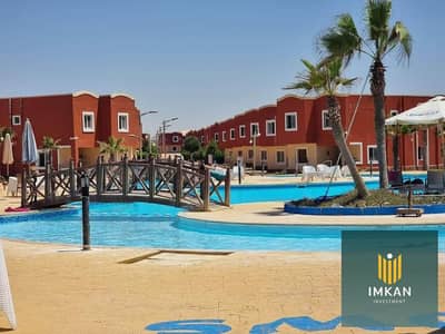 شاليه للبيع فى قرية bungalows الساحل الشمالي متشطب فيو على حمام سباحة قسط على 8 سنين قريبة من مارينا و العلمين الجديدة