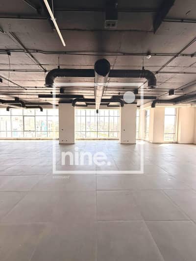 A fully finished prime floor, 2,000 sqm for rent in Mostafa Kamel, 5th Settlement, New Cairo