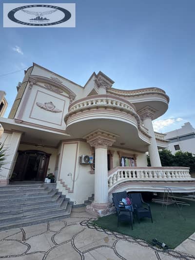 Villa for rent (residential or administrative use), featuring air conditioning and an installed kitchen. Located in the Fifth Settlement (South Academ