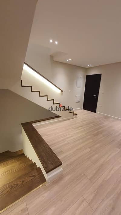 Triplex for rent in eastown sodic