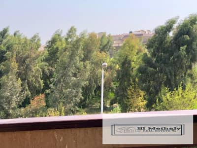 Duplex for sale in the Fifth Settlement; 509 sqm, fully custom-finished, including kitchen and air conditioning units.