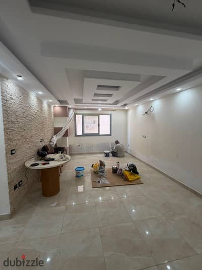 New studio apartment for rent in a compound in Katameya, super deluxe finishing, with a parking space. New studio apartment for rent in a compound in Katameya, super deluxe finishing, with a parking space.