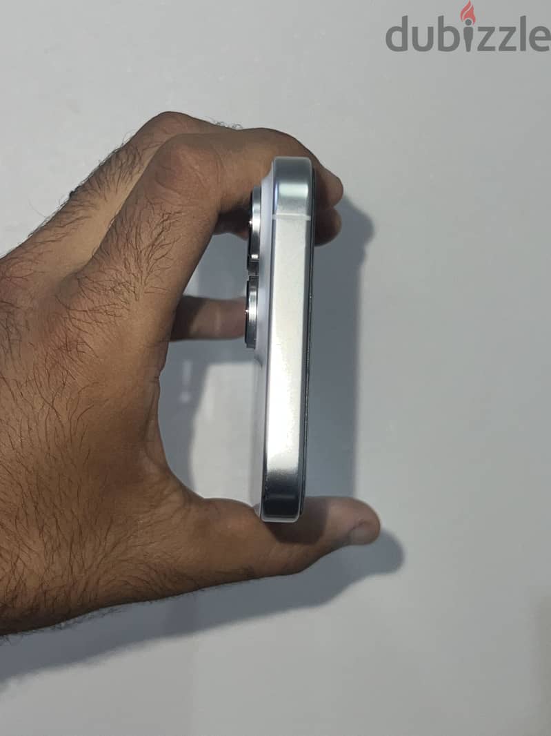 iPhone 16 pro max 4