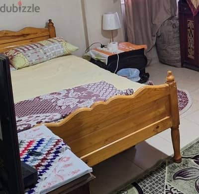 سرير خشب
