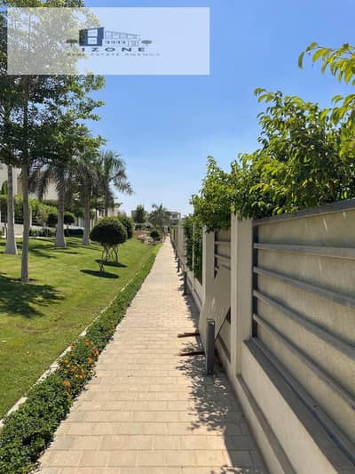 تاون هاوس للإيجار أول سكن في فيفث سكوير Fifth Square Al Marasem القاهرة الجديدة New Cairo 246 متر مباني 255 متر أرض 3 غرف نوم 3 حمامات وتكييفات
