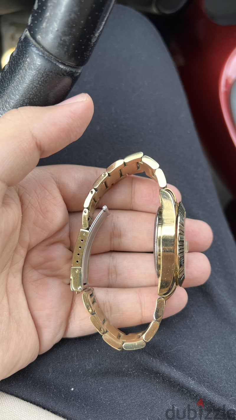 Razar watch - gold 2