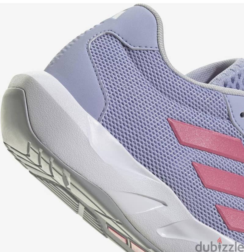 Adidas Ampolive versatile trainer. "42" 3