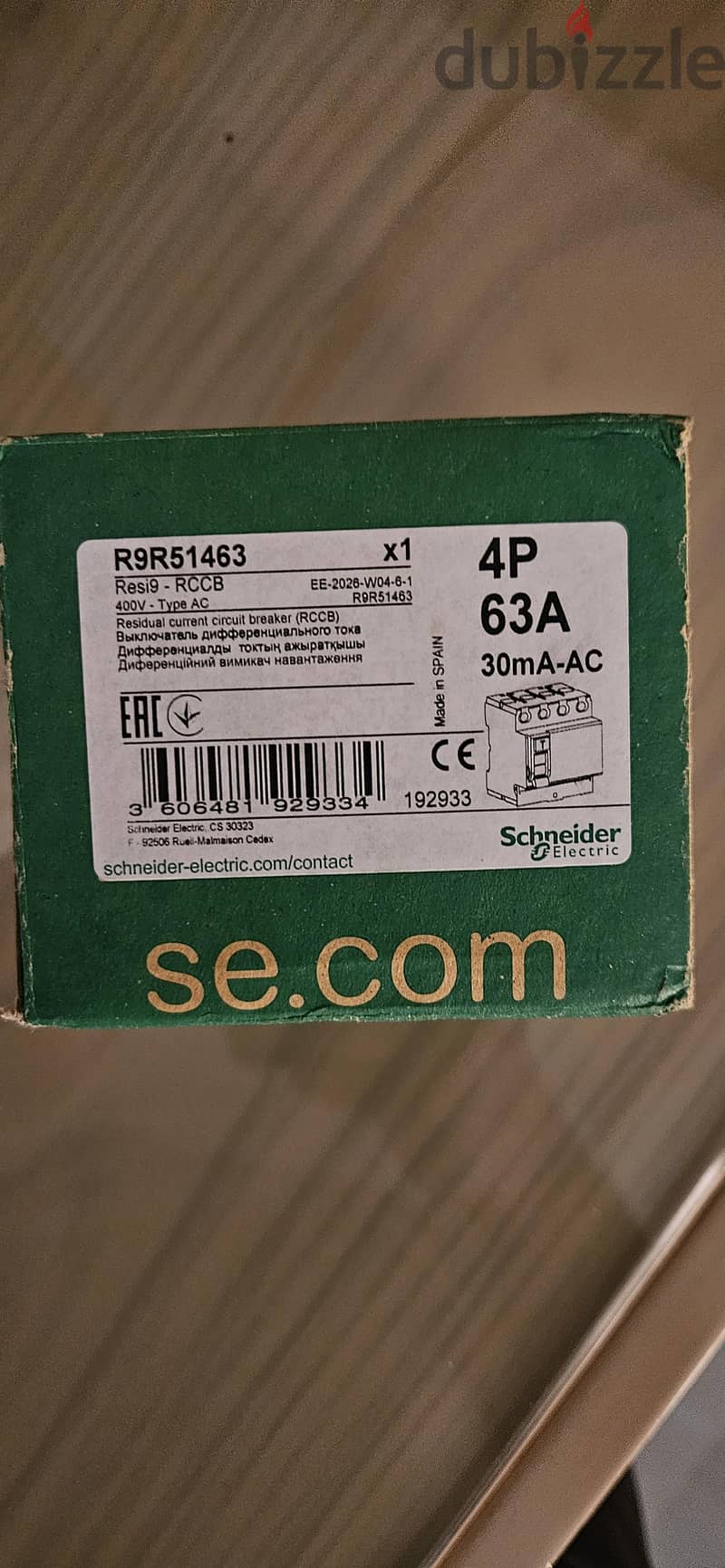 Earth leakage Schneider 1