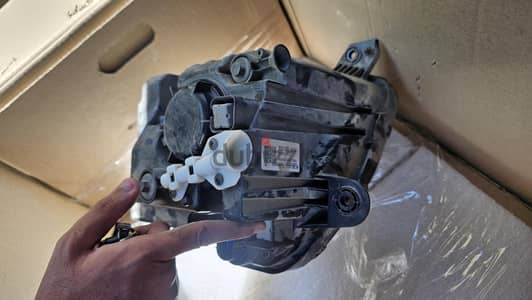 فانوس NX4E امامي يمين باغه مكسورة خارج تأمين