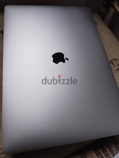 mac book pro 2019 silver ( need motherboard)