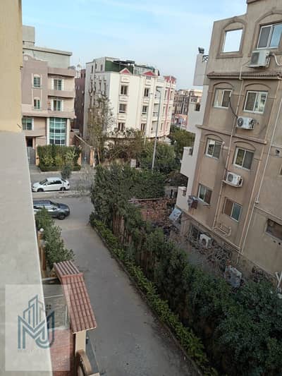Your apartment is in a prime location in Sheikh Zayed, 8th District, 1st Neighborhood, just steps from The Gate Mall and Saudi Market.