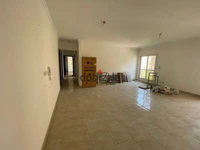 For sale in Al Rehab, a 139 sq m apartment in Phase 7, second floor, with company finishes, next to the Eastern Market. It consists of 3 bedrooms and