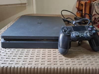 Playstation 4 slim