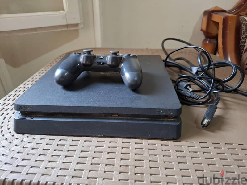 Playstation 4 slim 1