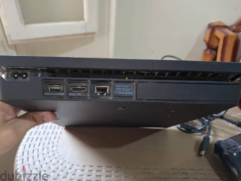 Playstation 4 slim 3