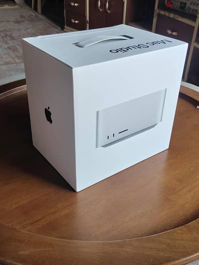 ماك استوديو M4 ماكس و M3 ألترا. . Mac Studio M4 Max & M3 Ultra
