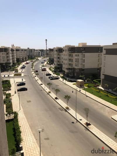 Apartment for rent in Madinaty, new law, area 78 meters, B10, open view on the street
