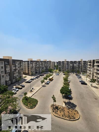 In my city, an open view apartment of 116m in b12, a prime location, 3 bedrooms, 2 bathrooms.