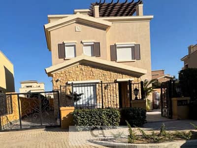 فيلا للايجار 370م  في ميفيدا تشطيب مميز بسعر مميز - التجمع الخامس