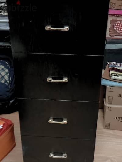 4 big Drawer Filling Cabinet - خـشب شـانون
