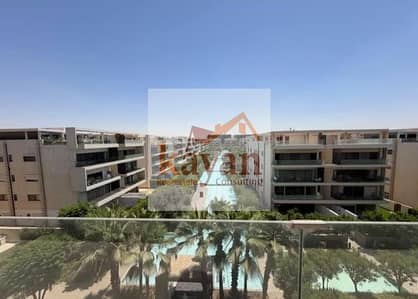 بنتهاوس بحمام سباحة نص مفروش للايجار في ليك فيو ريزيدنس