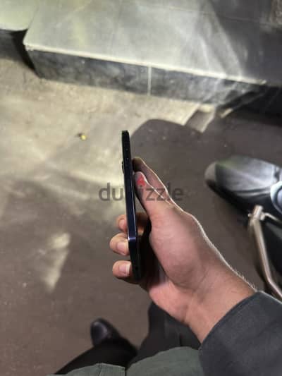 15 برو ماكس لقطة