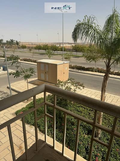 شقه لقطه للبيع في ارقي واميز مراحل مدينتي فيb12بافضل اطلاله وافضل لوكيشن المساحه116متر التقسيمه3نوم+2حمام+ريسبشن+مطبخ+تراس موقع ممتاز خطوط من الخدمات